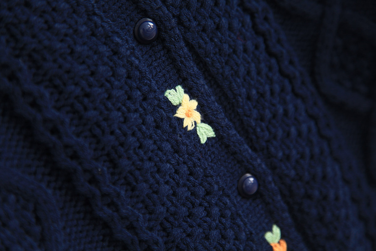 【AleeiShe 小栗舍】手工绣花森女<em>粗线开衫毛</em>